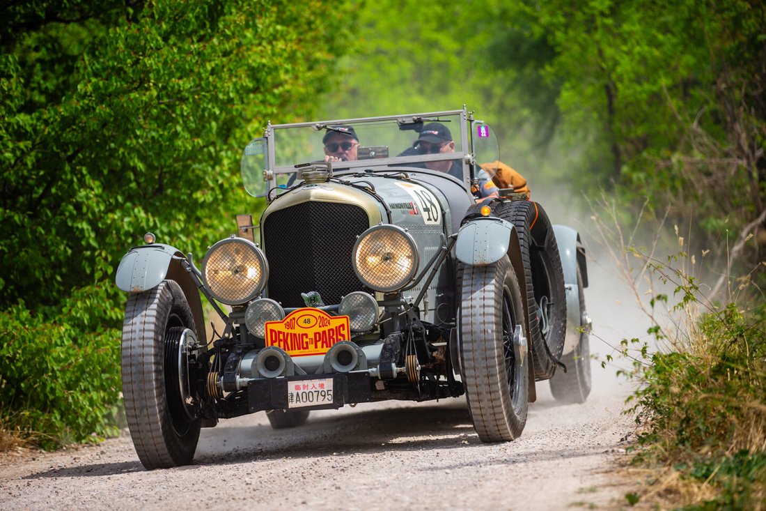 Cabriolet in Bleialf, Germany 2 - 18702700