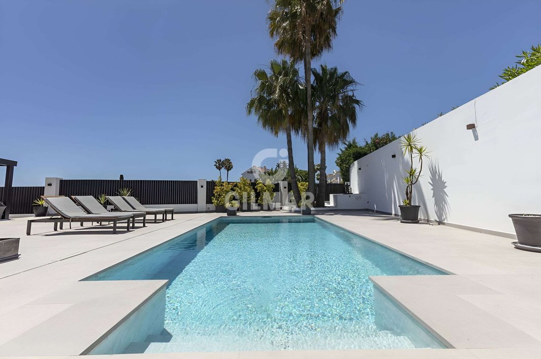 Villa in Estepona, Andalusien, Spanien 1 - 18708902