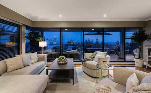 House in West Vancouver, British Columbia, Canada 1