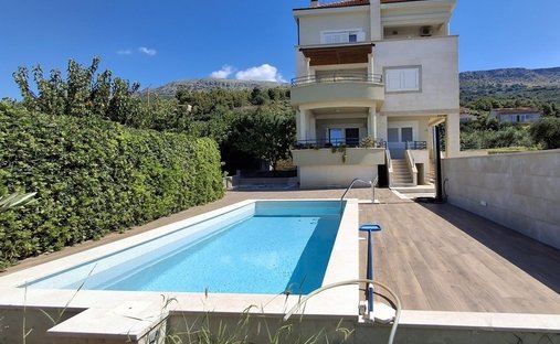 Grljevac, Split-Dalmatia County, Croatia 1