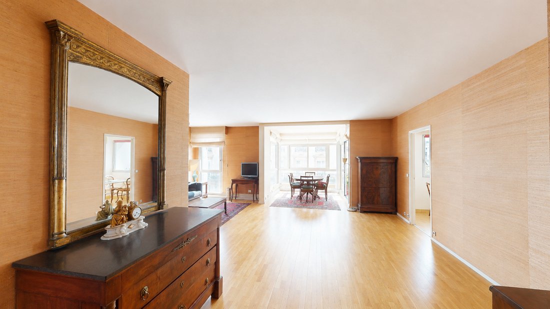 Apartment in Auteuil Sud, Paris 16e Arrondissement, Paris 5 - 18713547