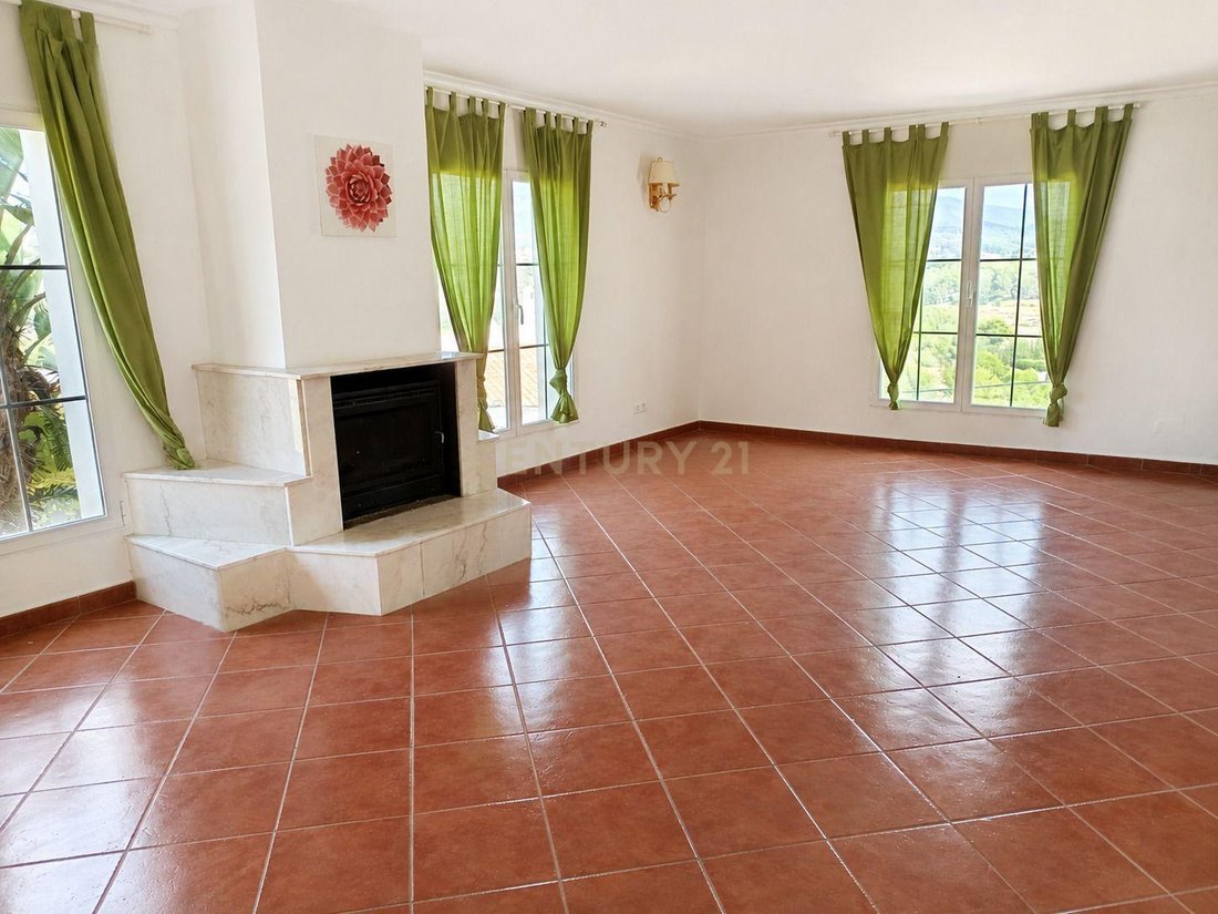Villa in Calp / Calpe, Valencian Community, Spain 3 - 18577711