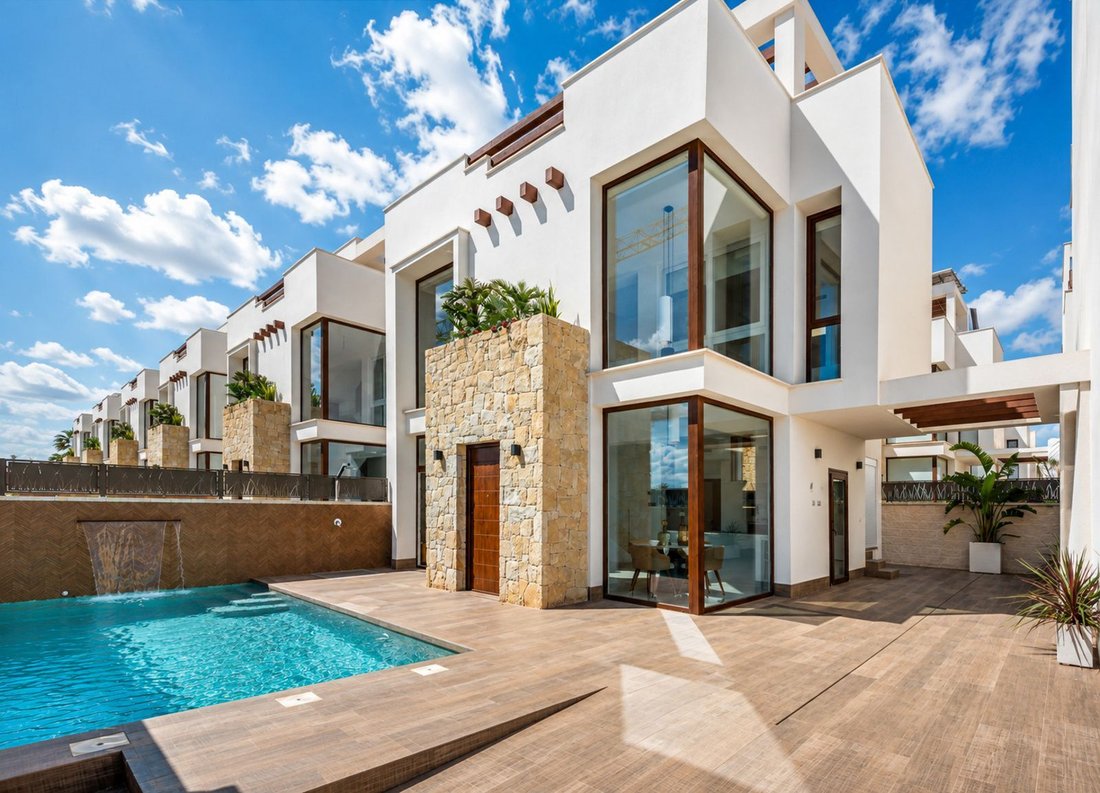 Villa in Los Montesinos, Valencian Community, Spain 1 - 18710028