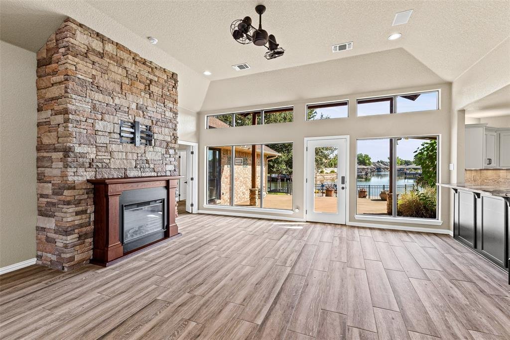 House in Granbury, Texas, United States 5 - 18706785
