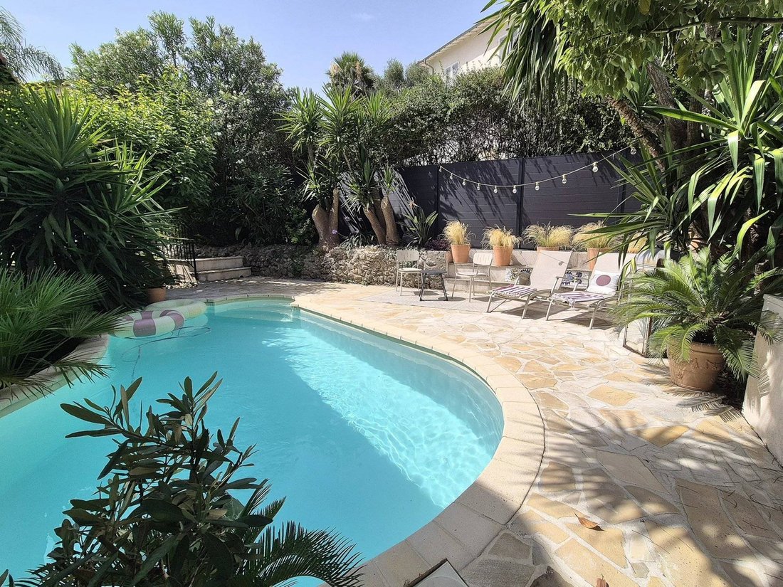 Villa in Cannes, Provence-Alpes-Côte d'Azur, France 3 - 15831434
