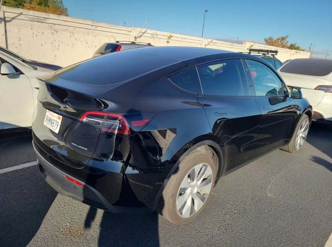 Suv in Newport Beach, CA, United States 4 - 18685511