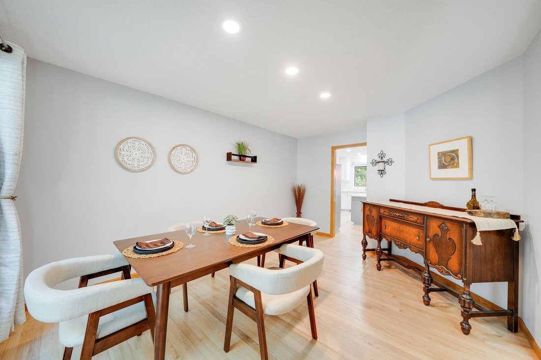House in Eagan, Minnesota, United States 5 - 18702603