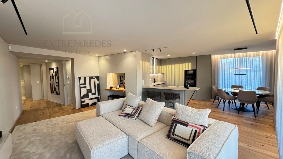 Apartment in Sao Felix da Marinha, Porto District, Portugal 1 - 18707338