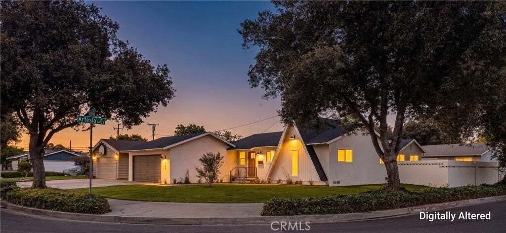 House in Santa Ana, California, United States 3 - 18703272