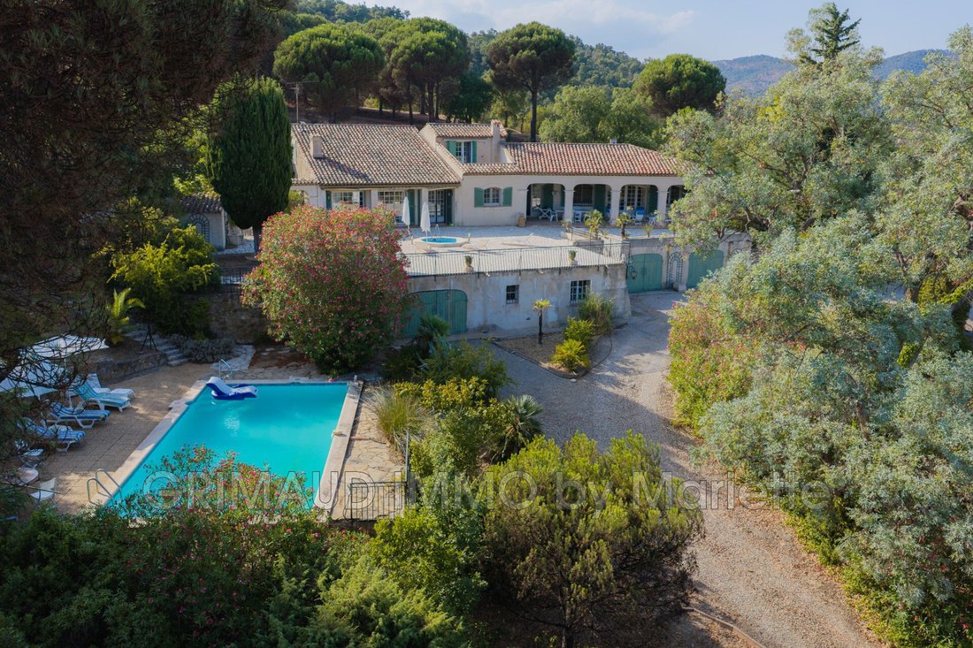 Villa a Le Plan-de-la-Tour, Provenza-Alpi-Costa Azzurra, Francia 1 - 18499822