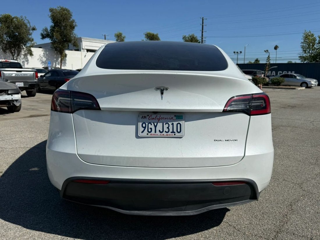 Suv in Azusa, CA, United States 5 - 18709536