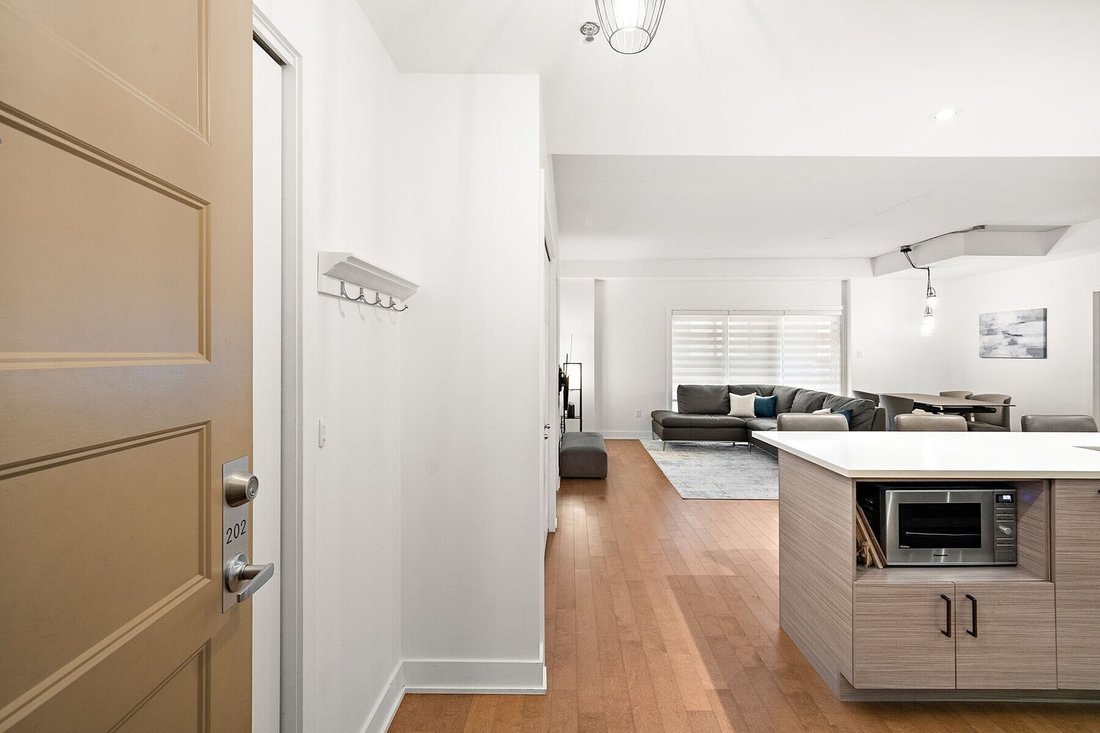 Condo in Montréal, Quebec, Canada 3 - 18704854