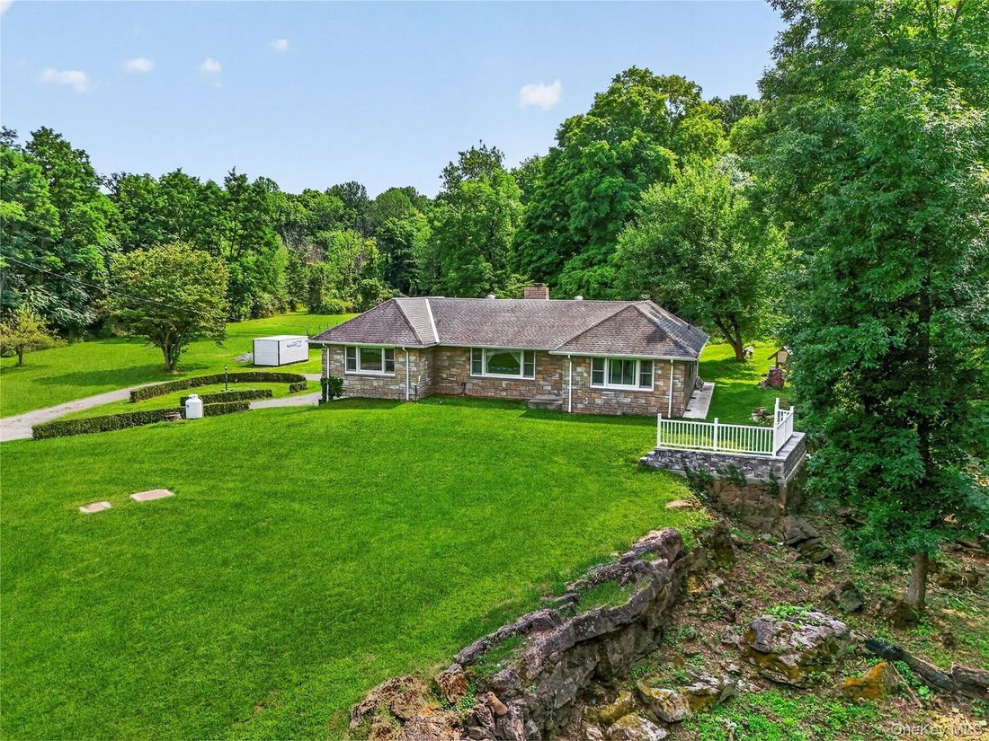 Casa a Hopewell Junction, New York, Stati Uniti 2 - 18693141