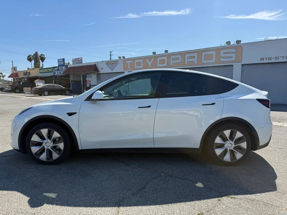Suv in Azusa, CA, United States 3 - 18709536