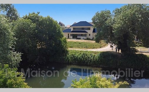 Villa in Criquebeuf-sur-Seine, Normandy, France 1
