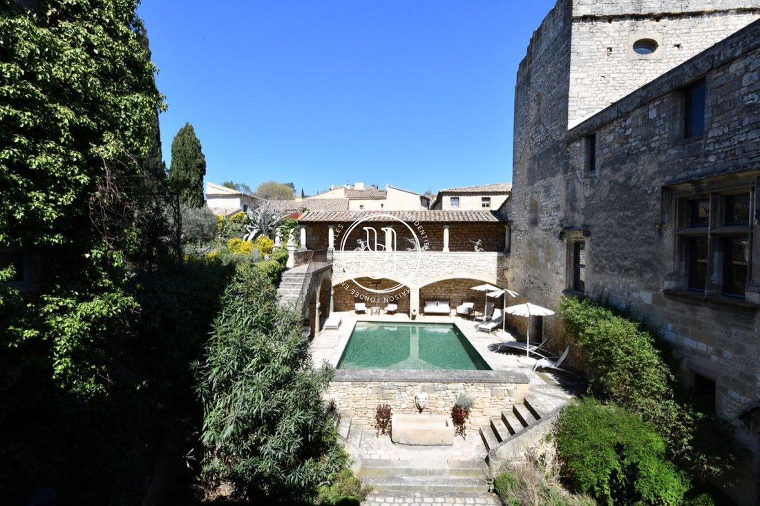 Villa in Uzès, Occitania, France 3 - 18703965