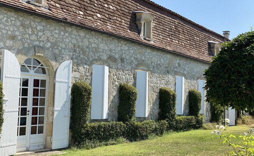 Chateau  en Bonneville-et-Saint-Avit-de-Fumadières, Nueva Aquitania, Francia 1