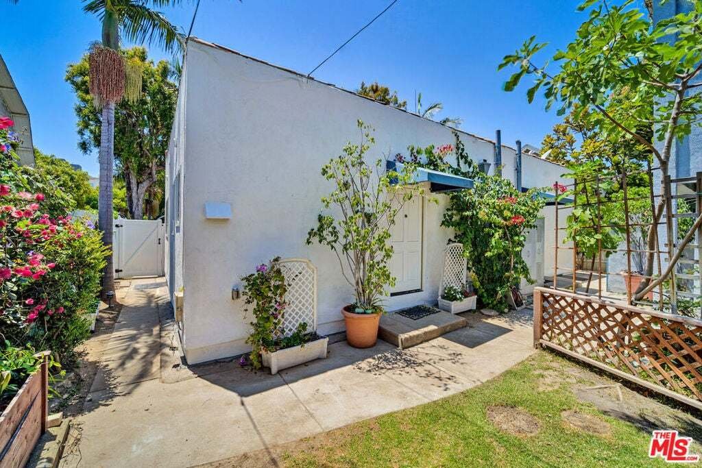 Santa Monica, California, United States 5 - 18708541