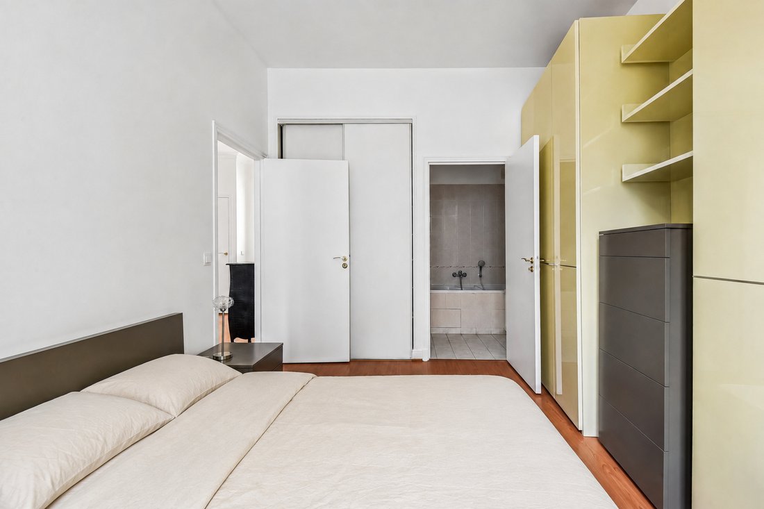 Apartment in Saint Philippe du Roule, Paris 8e Arrondissement, Paris 4 - 18704487