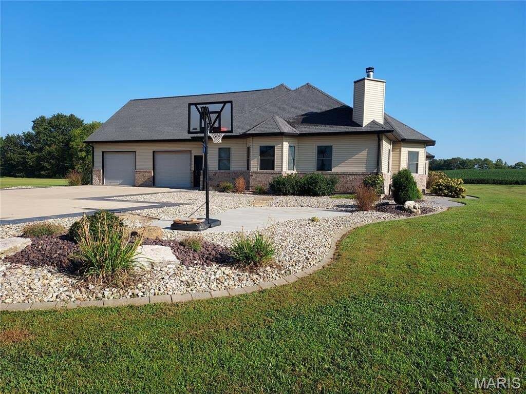 House in Greenville, Illinois, United States 3 - 18705487