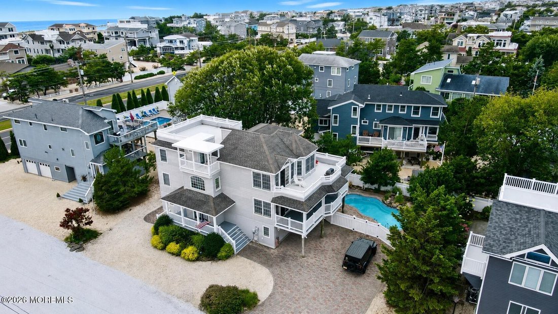 House in Ship Bottom, New Jersey, United States 3 - 18708482