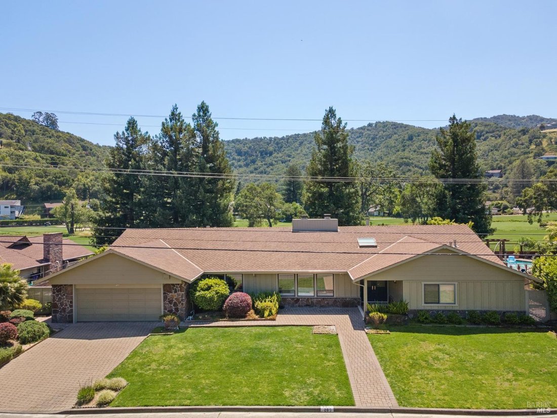 House in Novato, California, United States 1 - 18710603