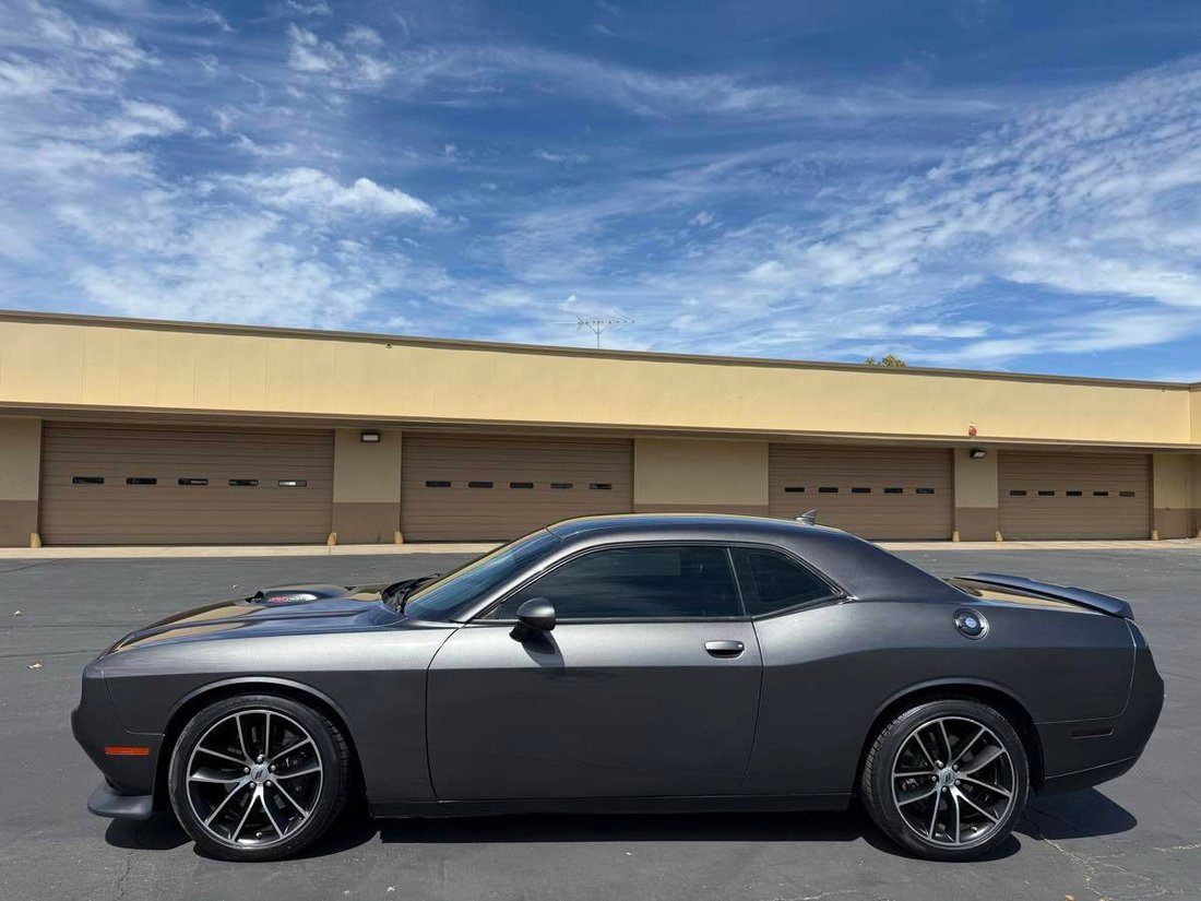 Coupe in Sacramento, CA, United States 4 - 18710511