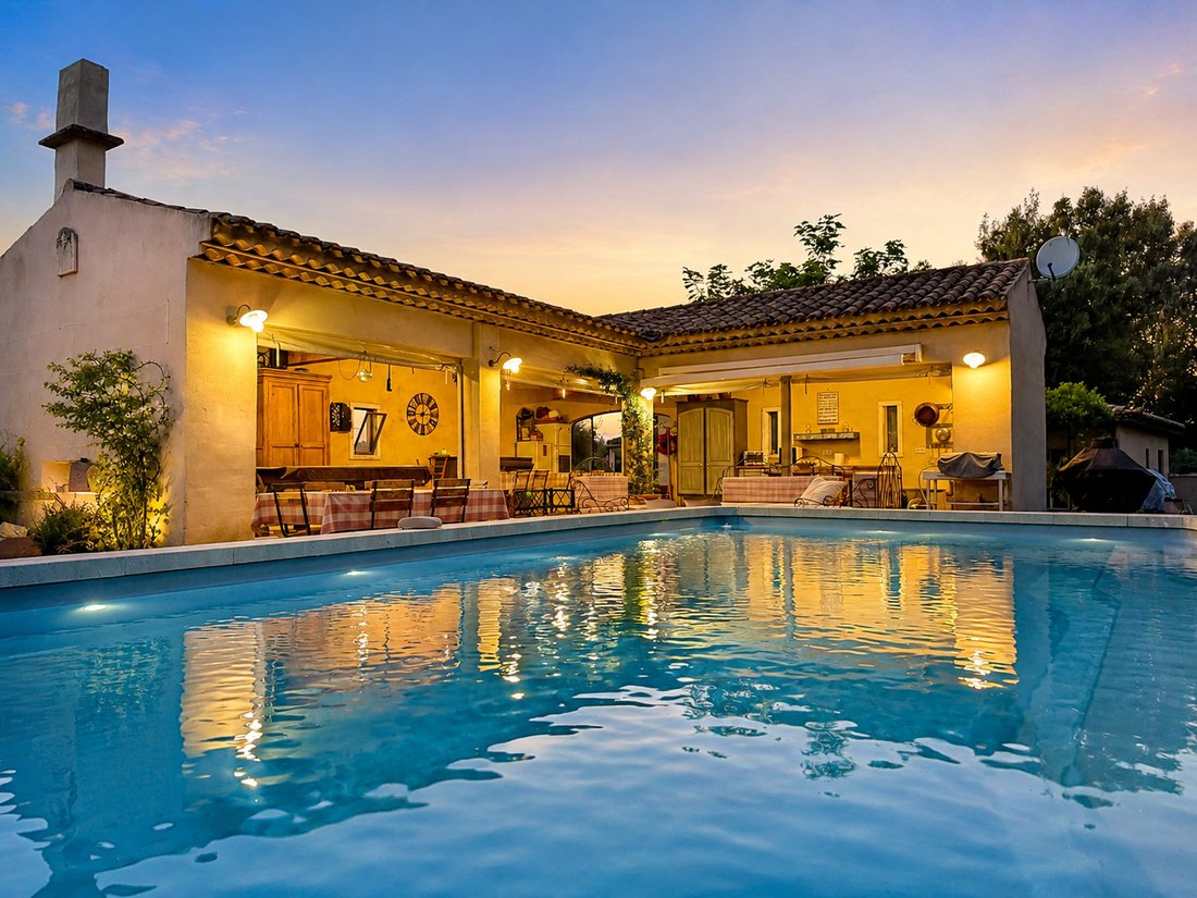 House in Alleins, Provence-Alpes-Côte d'Azur, France 1 - 18037135