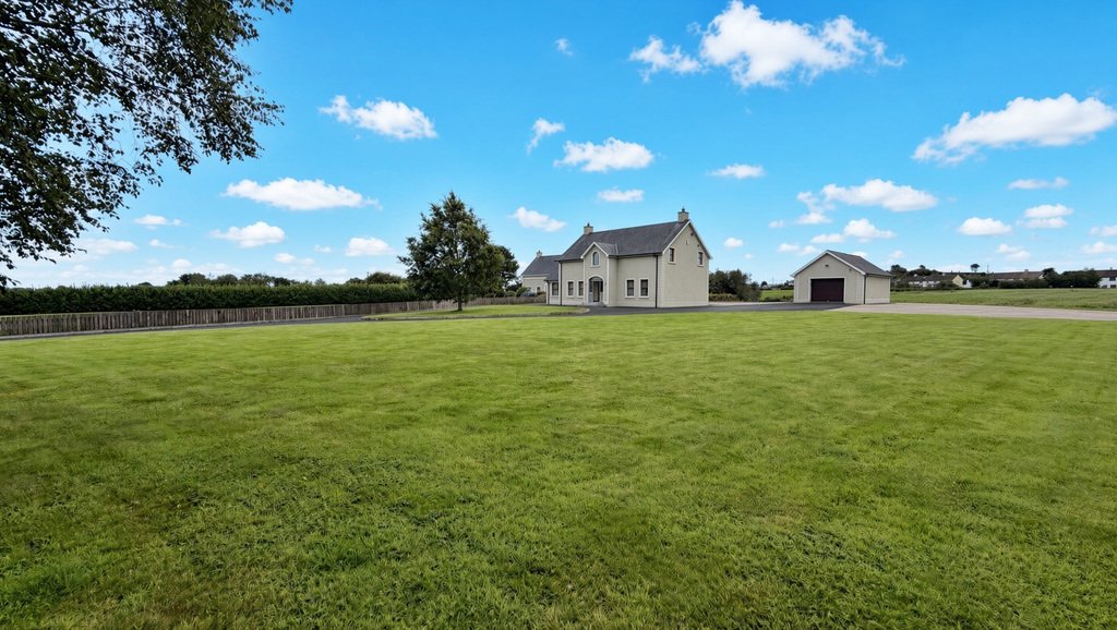 House in Causeway Coast and Glens District, Northern Ireland 1 - 18703963