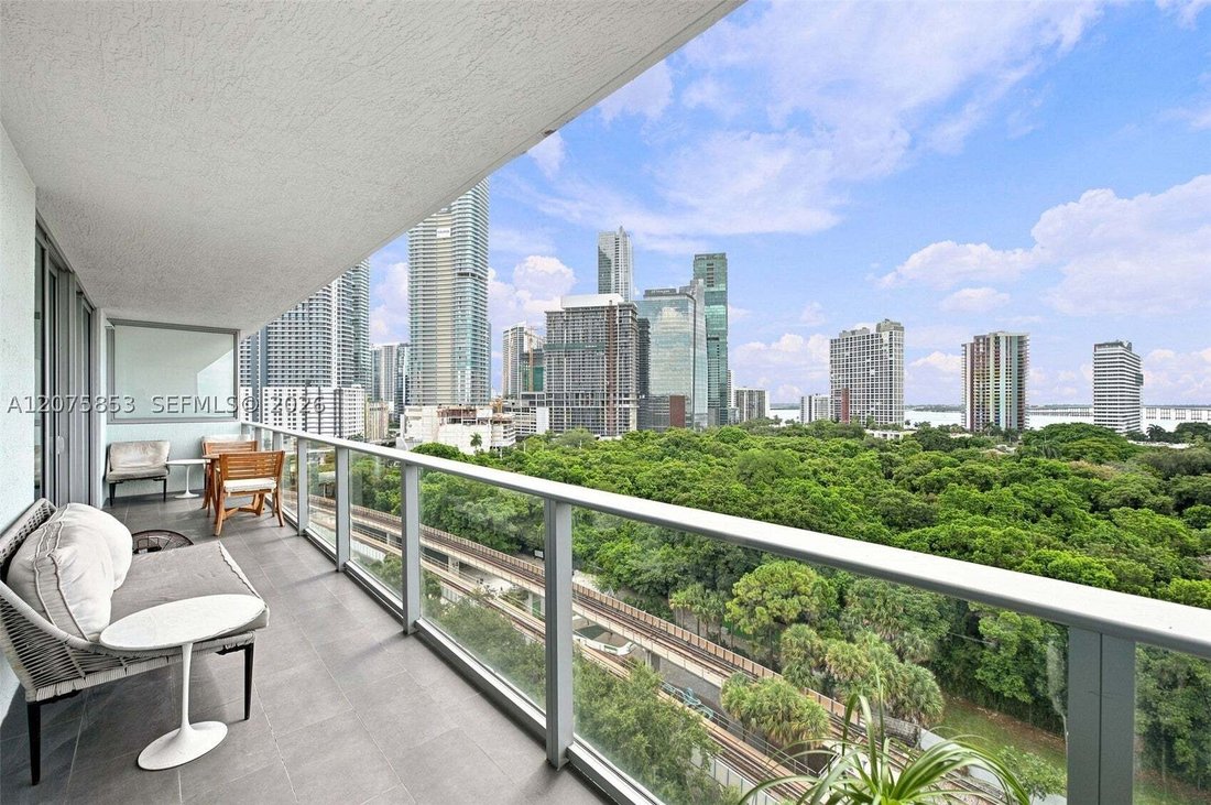 Condo in Miami, Florida, United States 3 - 18710153