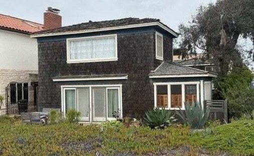 House in Signal Hill, California, United States 1