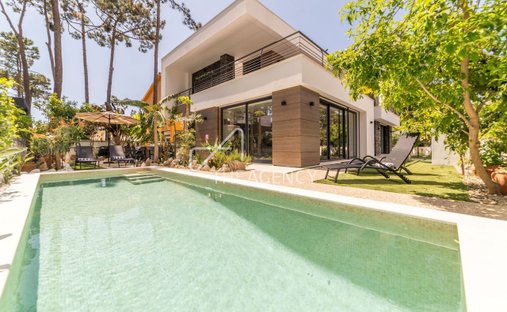 Villa in Aroeira, Charneca de Caparica e Sobreda, Portugal 1