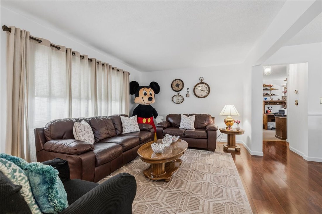 House in Bethpage, New York, United States 2 - 18702716