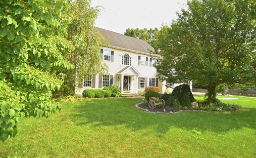 House in Southington, Connecticut, United States 1