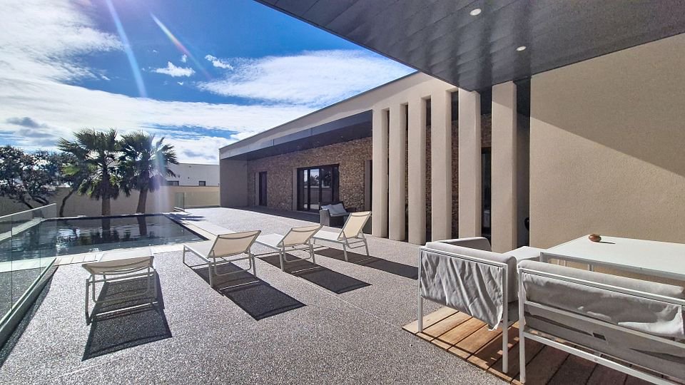 Villa in Garrigues, Nimes, France 1 - 18704564