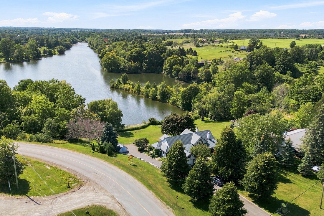 House in Milford, Ontario, Canada 2 - 18704022