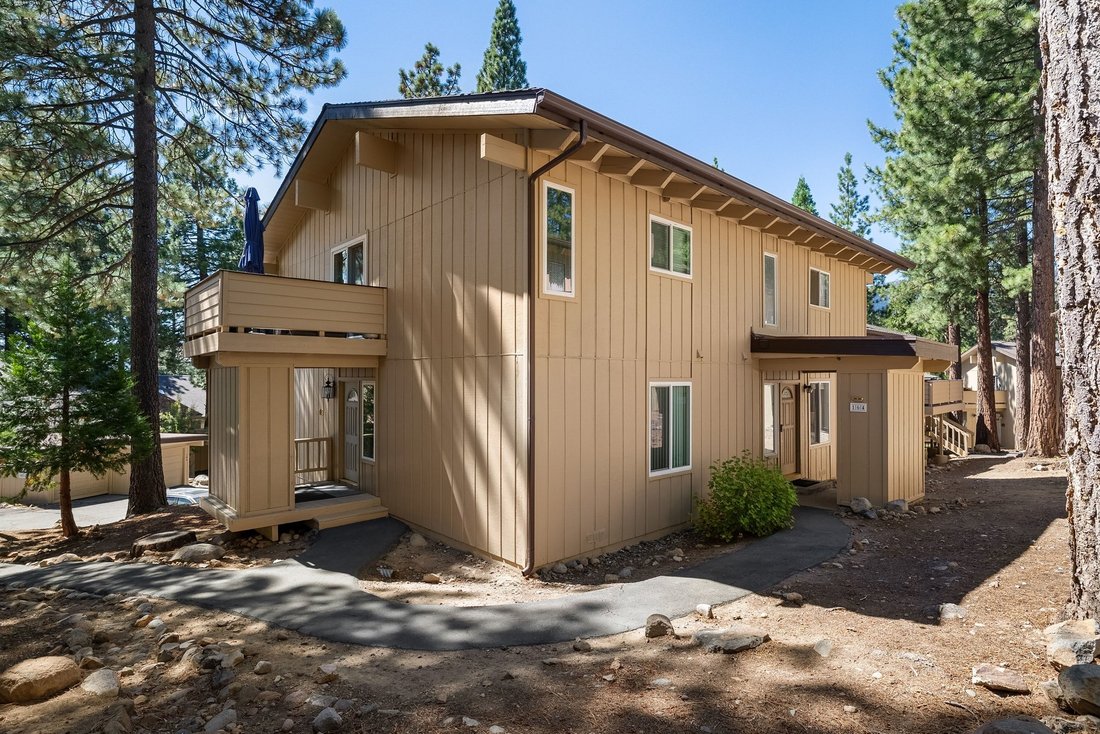 Condo in Incline Village, Nevada, United States 2 - 18709076