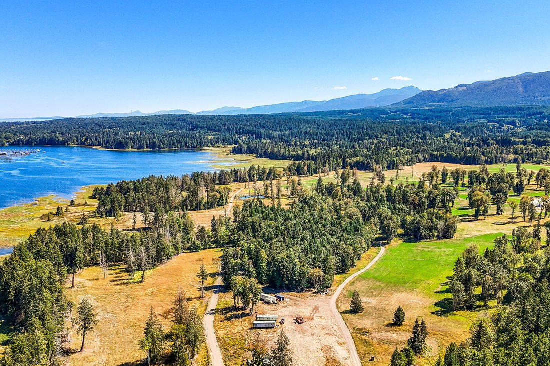 Land in Fanny Bay, British Columbia, Canada 4 - 18692994