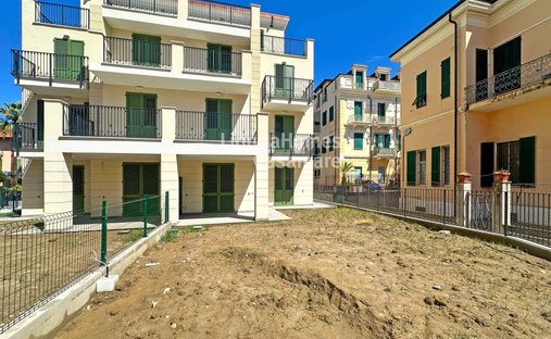 Apartamento en Bordighera, Liguria, Italia 1
