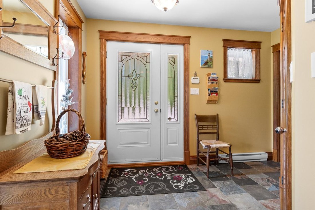 House in Saint-Camille, Quebec, Canada 5 - 18709236