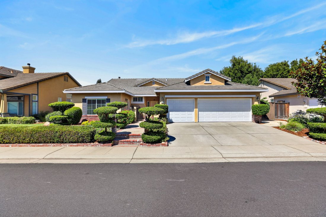 House in Elk Grove, California, United States 1 - 18703891