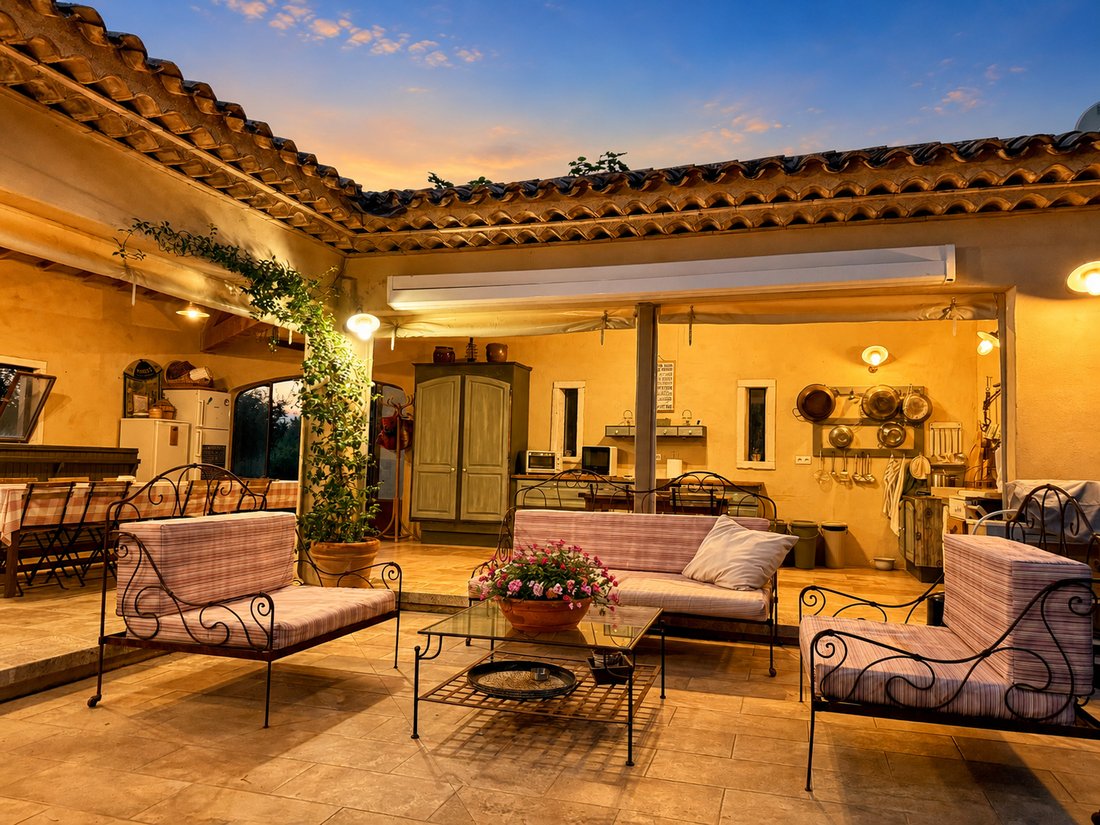 House in Alleins, Provence-Alpes-Côte d'Azur, France 2 - 18037135