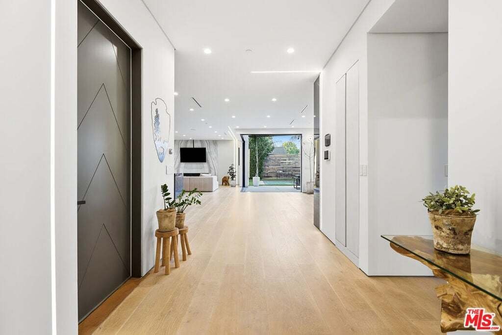 House in Los Angeles, California, United States 5 - 18705302