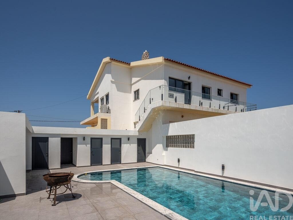 Apartment in Silveira, Lisbon, Portugal 1 - 18709378