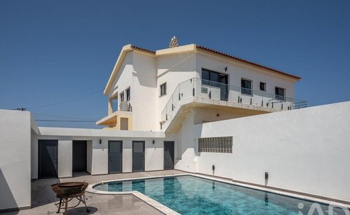 Apartment in Silveira, Lisbon, Portugal 1