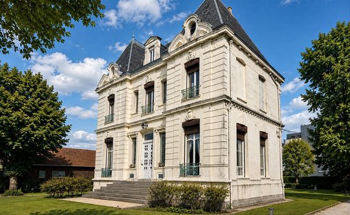 Villa in Petit Pays Delaroche, Calais, France 1