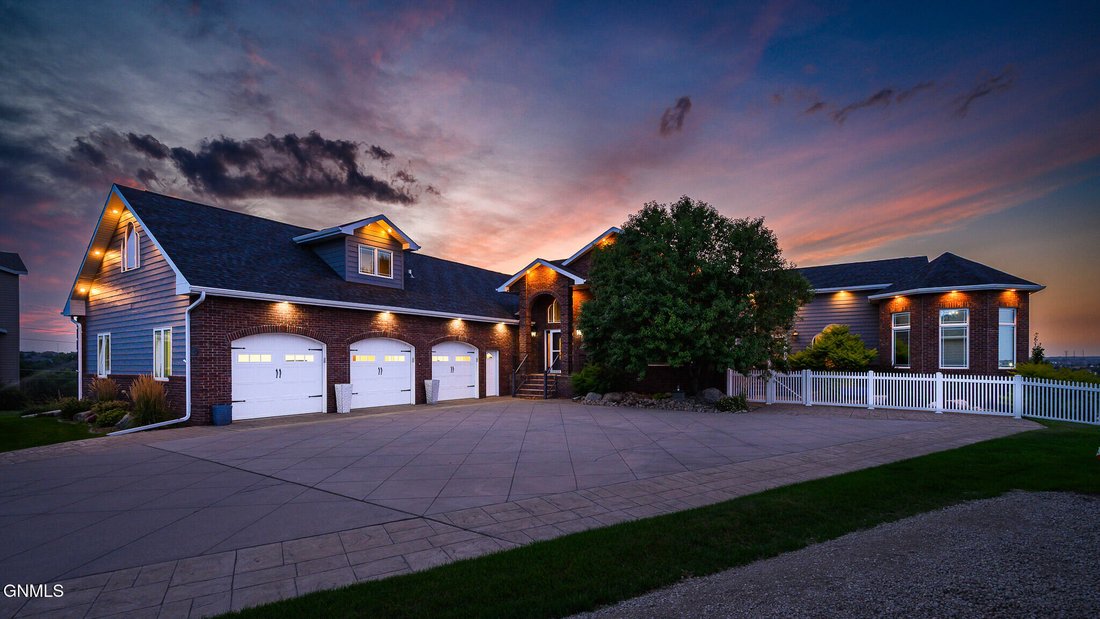 House in Bismarck, North Dakota, United States 2 - 18605784