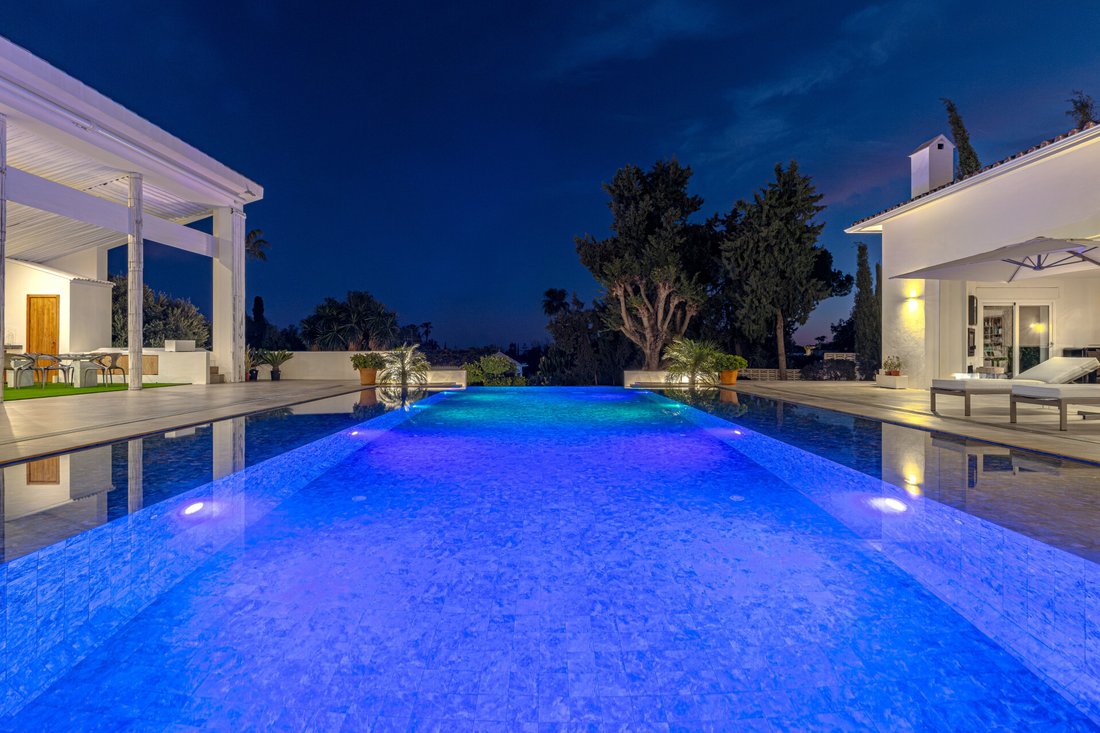 Villa in Guadalmina Alta, San Pedro de Alcantara, Spain 5 - 18708962