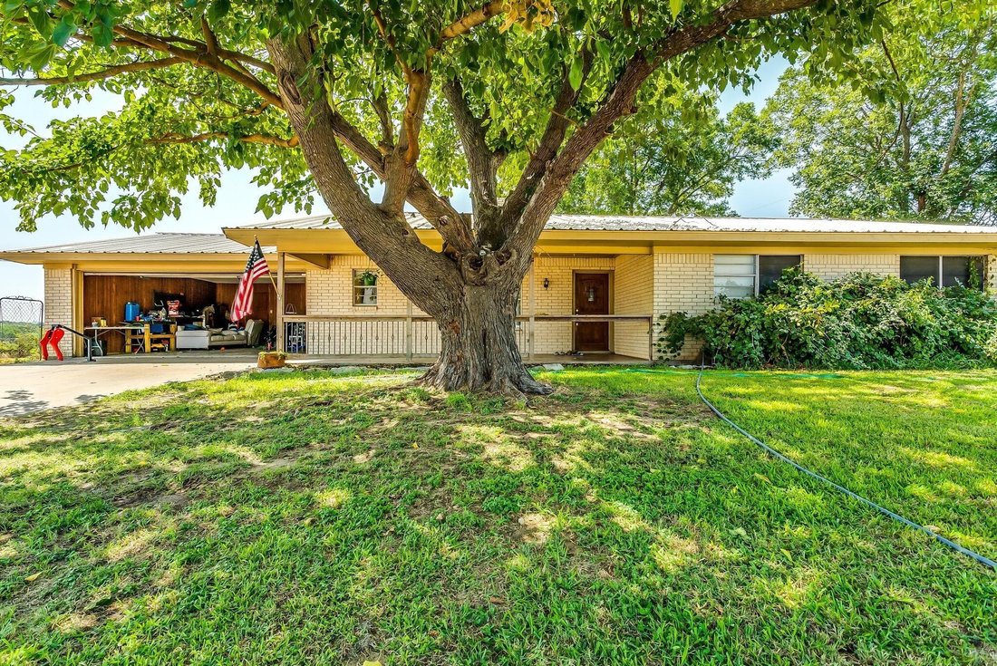 Farm Ranch in Stephenville, Texas, United States 2 - 18706420