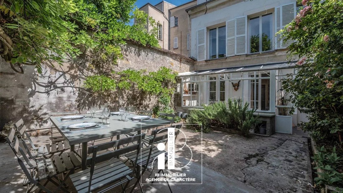 House in Fontainebleau, Ile-de-France, France 1 - 18220194